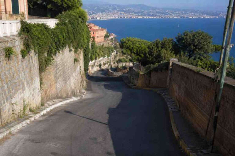 Panoramica tredici discese Napoli